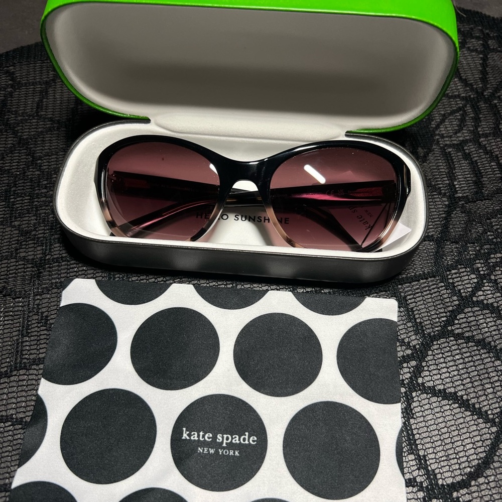 Kate Spade Black and White Hello Sunshine Glasses